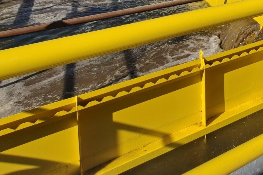 Scheidingswand met ingebouwde waterzuivering - watertank - wielwasinstallatie