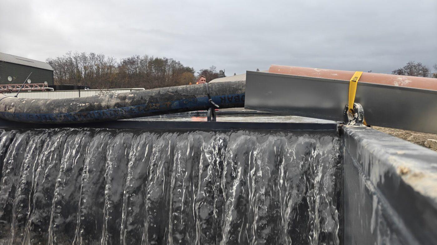 V-notch weir wheel washer settlement tank-Déversoir en V bac de décantatation laveur de roues