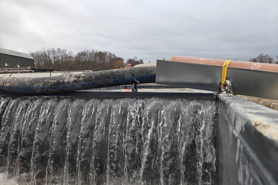 V-notch weir wheel washer settlement tank-Déversoir en V bac de décantatation laveur de roues